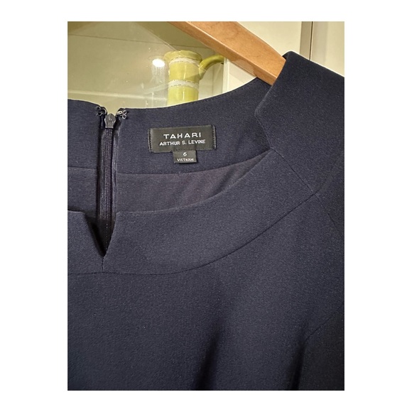 Tahari by ASL Casual Dress -
Sheath Scoop Neck Short sleeve... - Picture 5 of 7